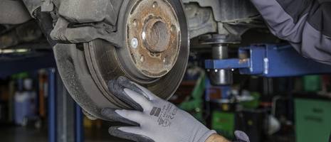 Por qué debes revisar el sistema de frenos antes de cada viaje